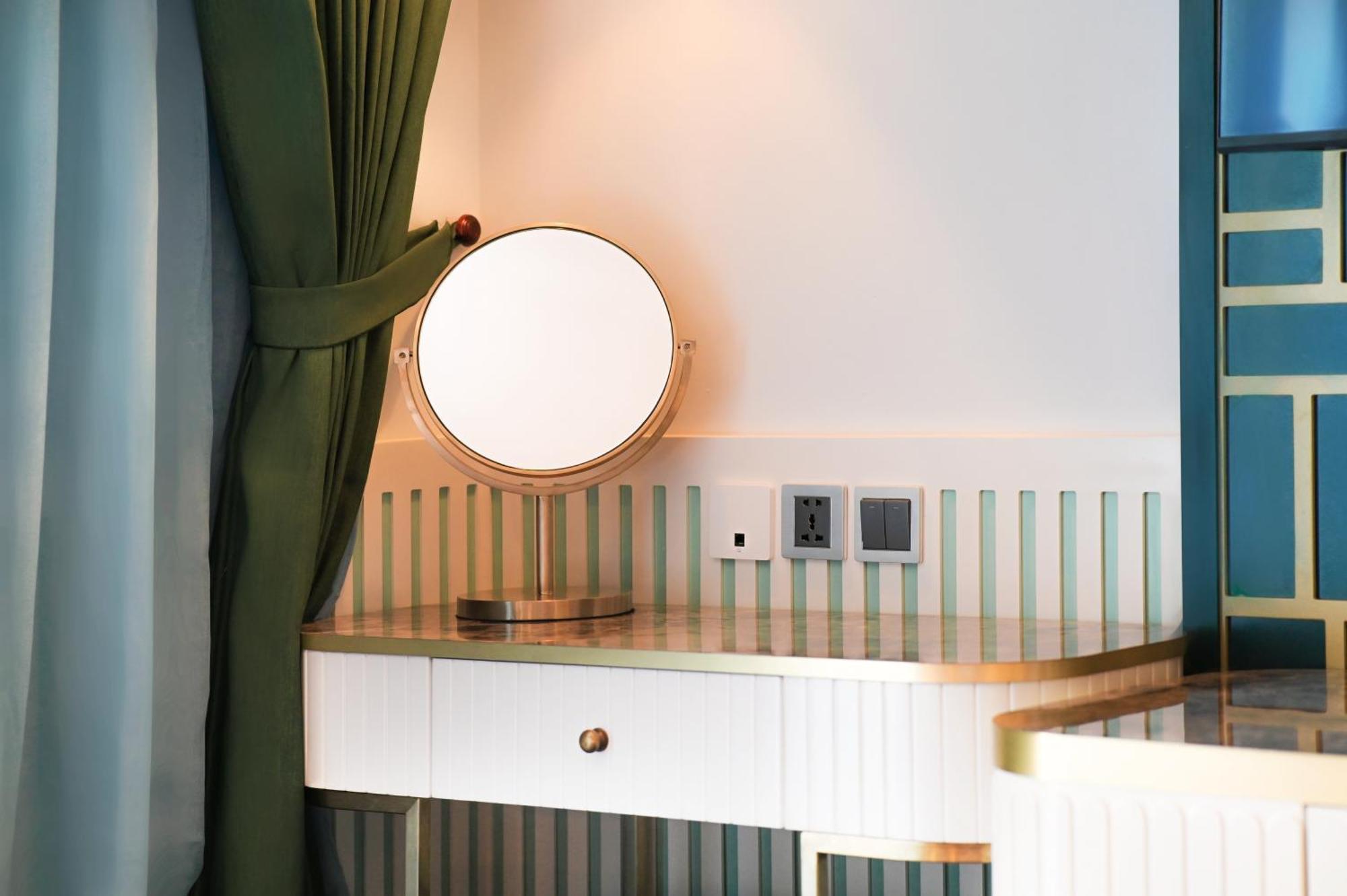 Bel Marina Hoi An Resort Dış mekan fotoğraf A dressing table